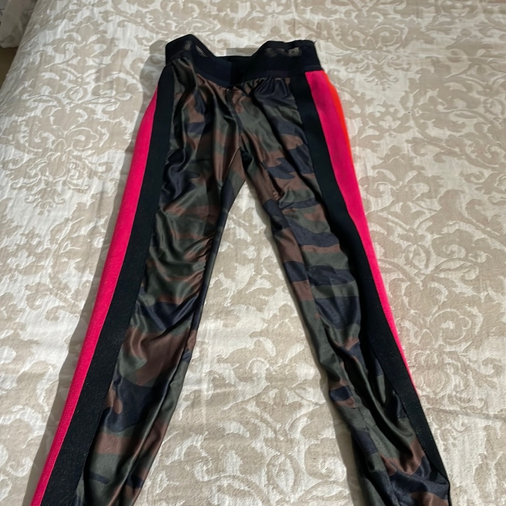 Pam and Gela legging